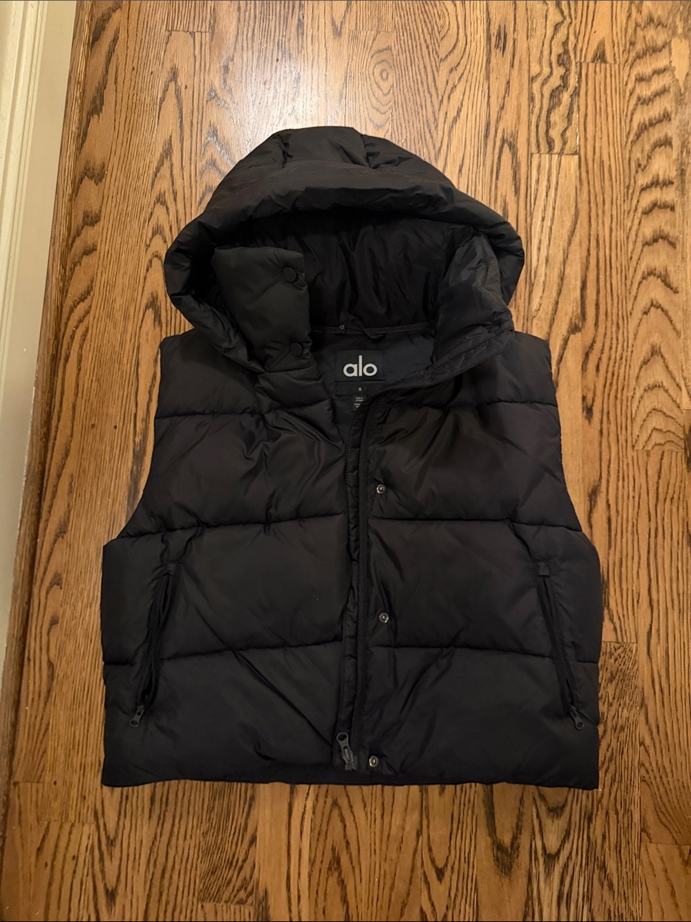 ALO Yoga Women’s Gold Rush Black Quilted Puffer Jacket